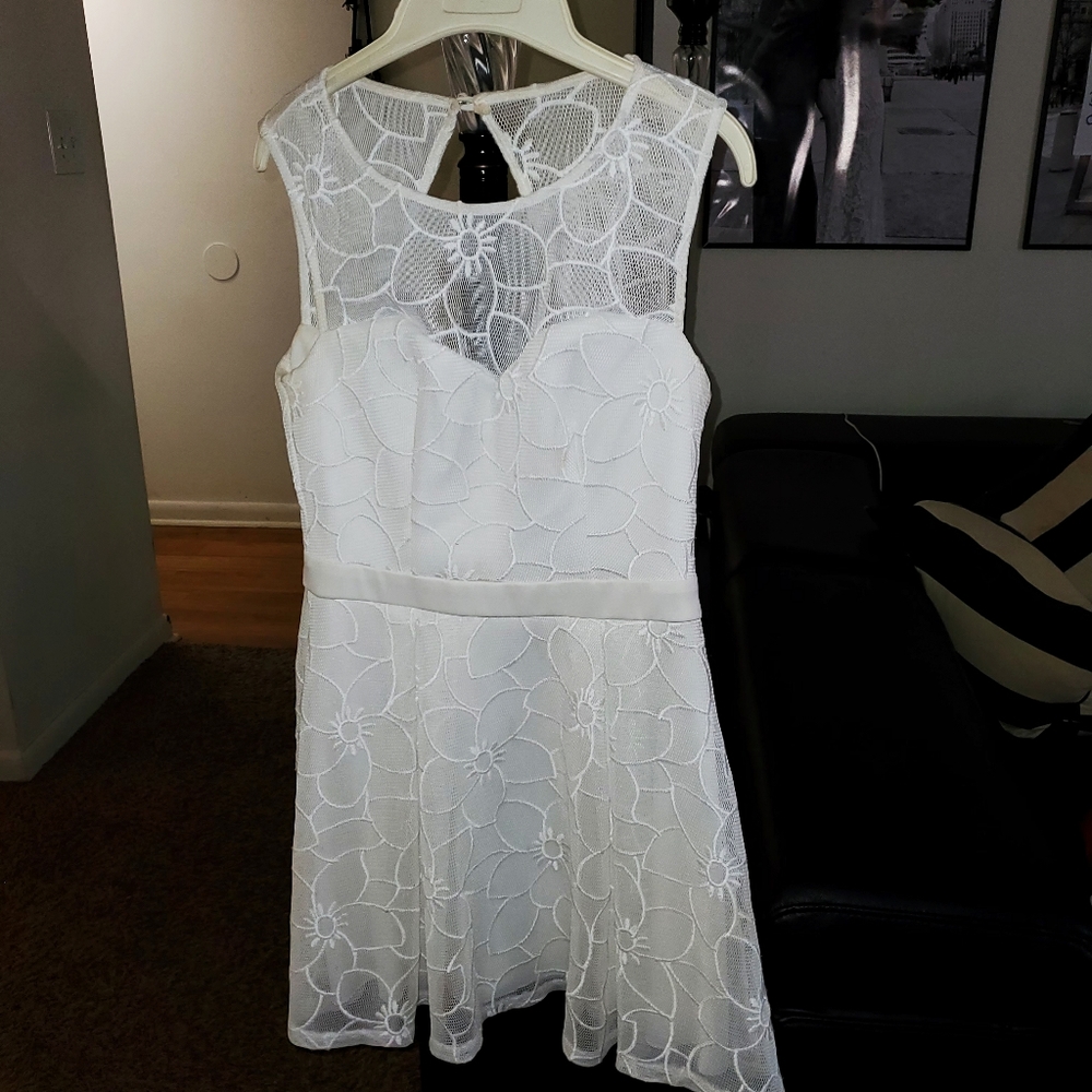 White lace dress
